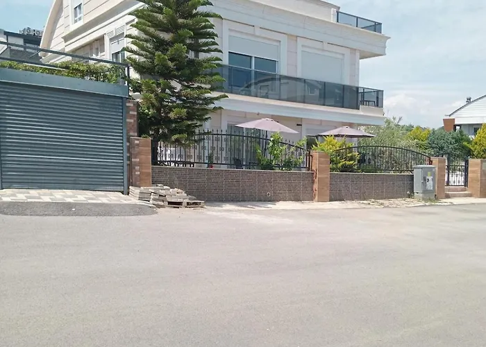 Apartment Metropolitan Art