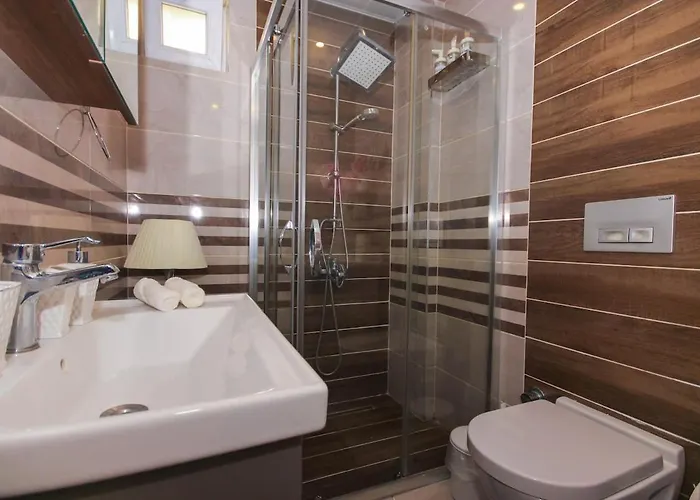 Metropolitan Art Apartment