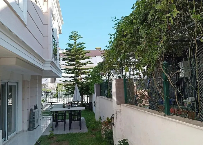 Metropolitan Art Apartment *