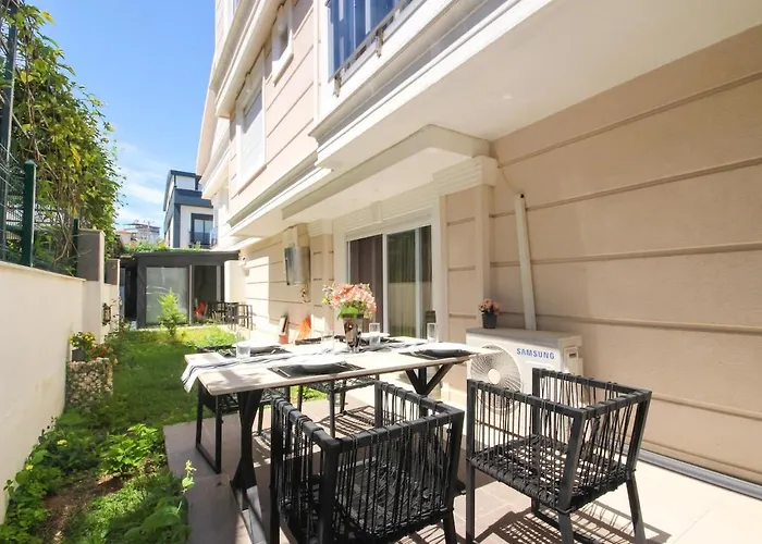 Metropolitan Art Apartment *