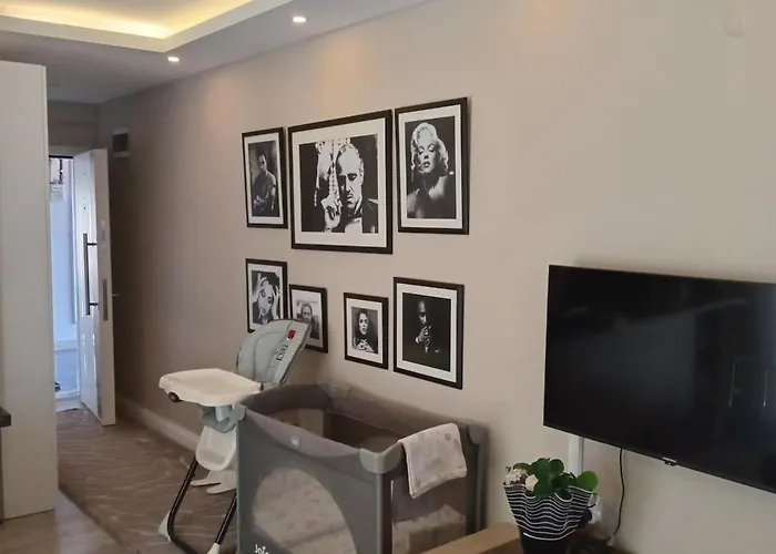 Apartment Metropolitan Art