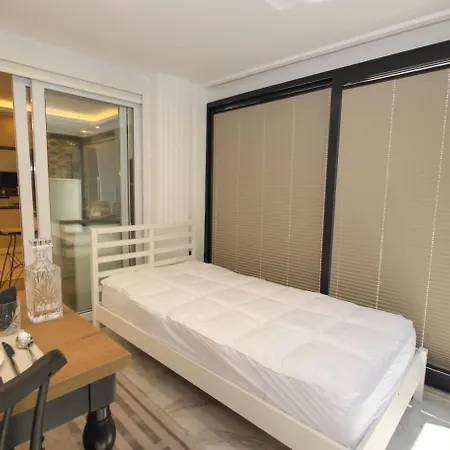 Metropolitan Art Апартаменты *