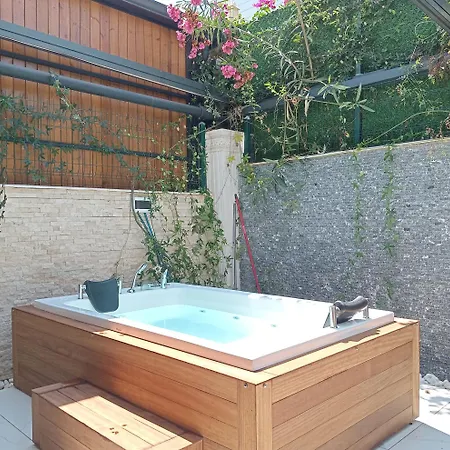 Metropolitan Art 公寓