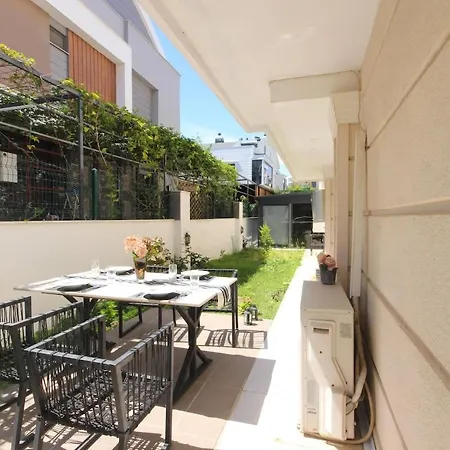 Metropolitan Art 公寓 *